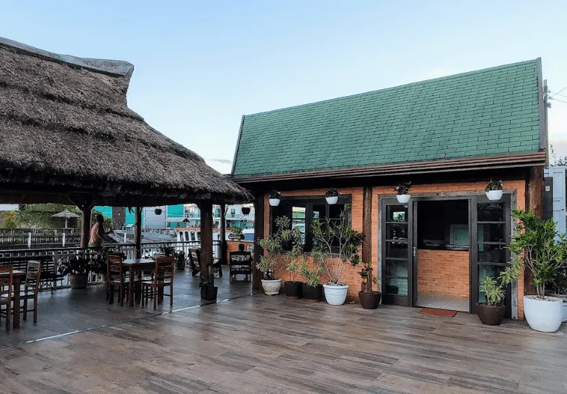 Marina Tropical